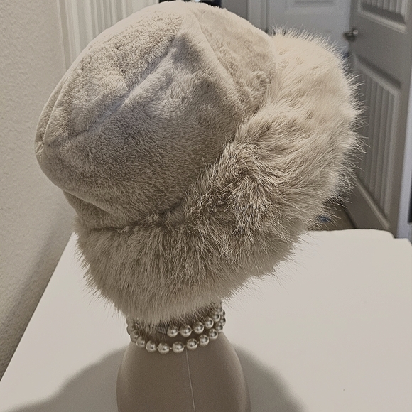 Faux Fur Bucket Hat Big Beautiful  Soft Thick Floppy Thick Fluffy Classi… - Picture 3 of 3